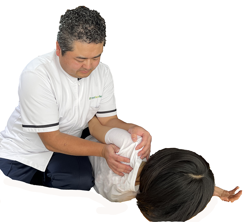 【茨城県常陸太田市】常陸カイロプラクティック 肩の施術の様子